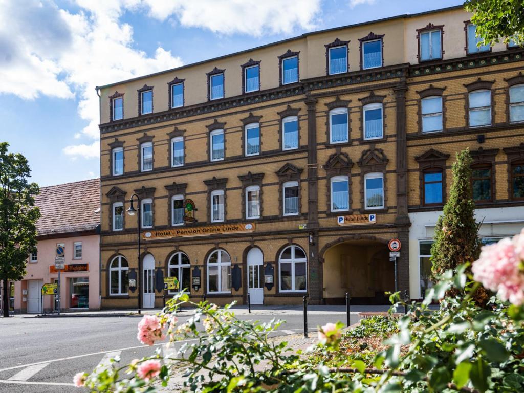 Hotel-Pension Grüne Linde Delitzsch Exterior foto