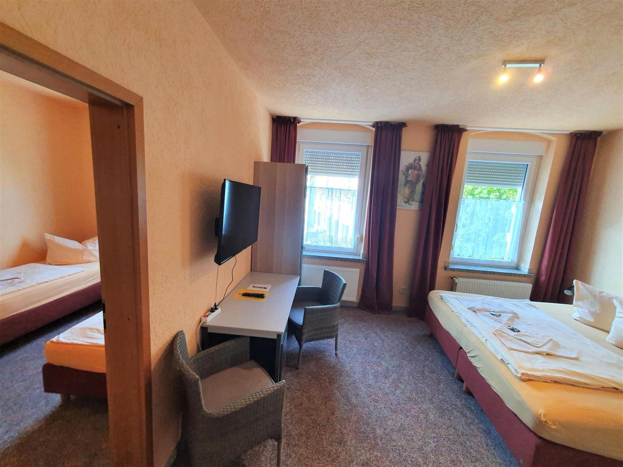Hotel-Pension Grüne Linde Delitzsch Habitación foto